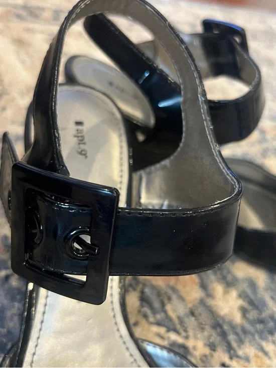 Apt 9 Women's Black Patent Peep-Toe Slingback Heels - Picture 8 of 11